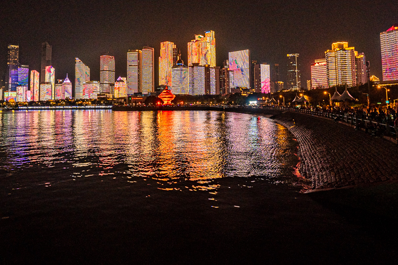 桂林導(dǎo)游態(tài)度(桂林導(dǎo)游強(qiáng)制消費(fèi)(旅游陷阱揭秘))