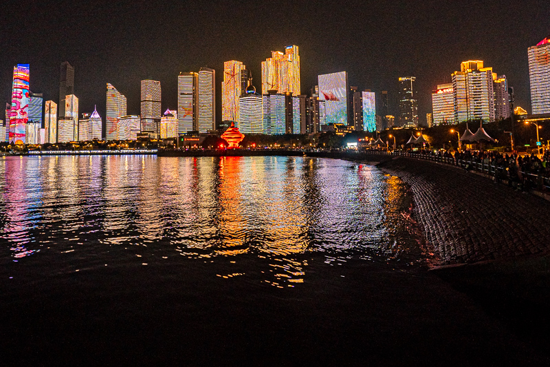 桂林導(dǎo)游帶團的一天(桂林導(dǎo)游帶團的一天多少錢啊)