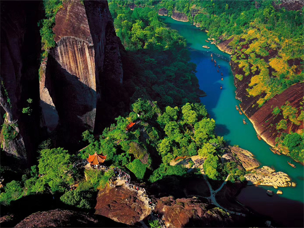 鄭州去廈門包車價格多少？去廈門各景區(qū)都座什么車