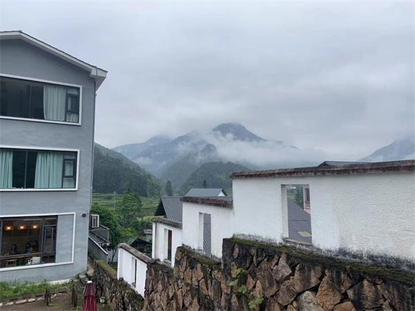 西安外國(guó)領(lǐng)導(dǎo)游玩兵馬俑，到西安去旅游,怎樣才能避免看到“假兵馬俑”景區(qū)